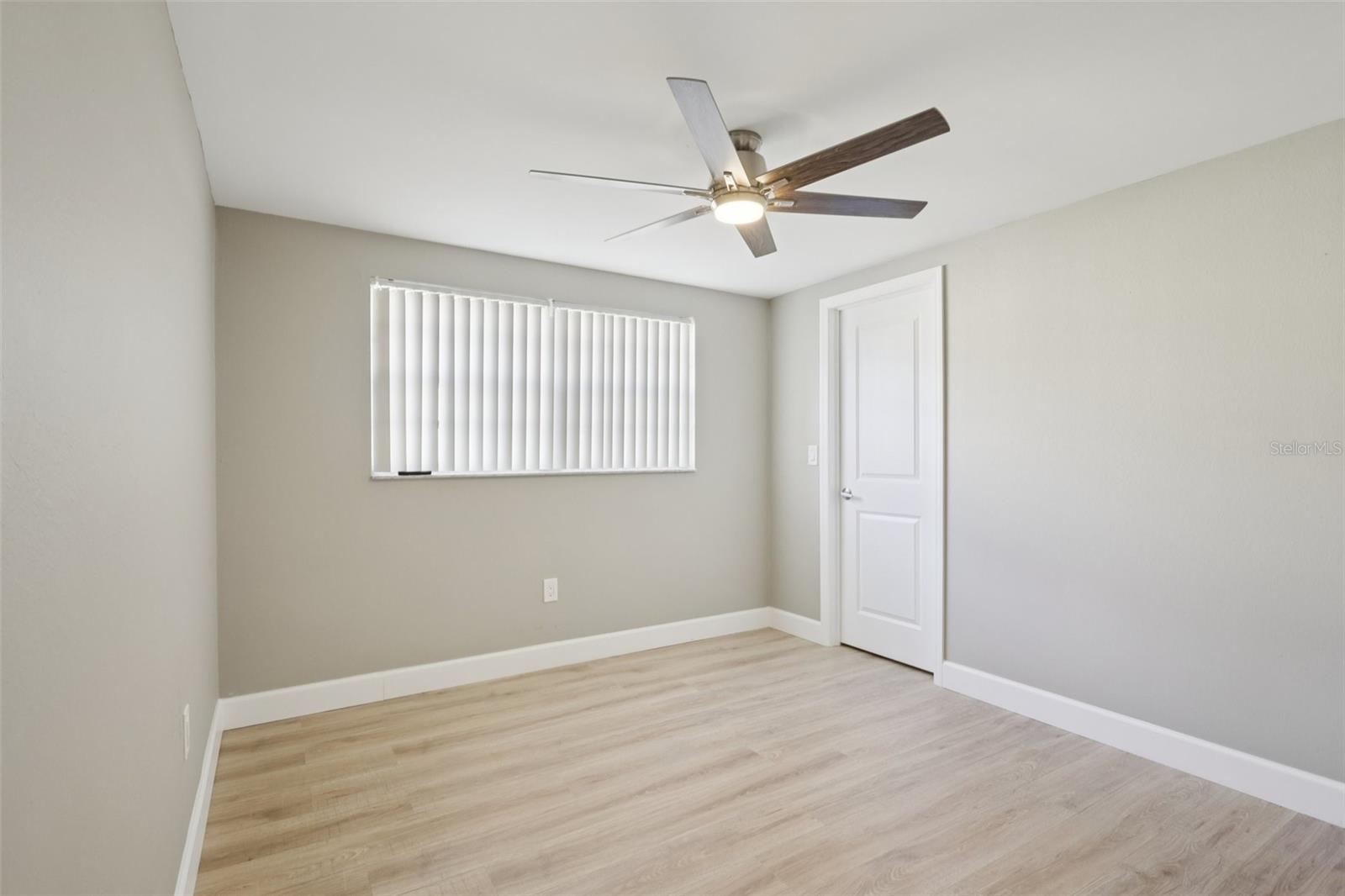 Listing photo id 10 for 8301 Valley Stream Lane