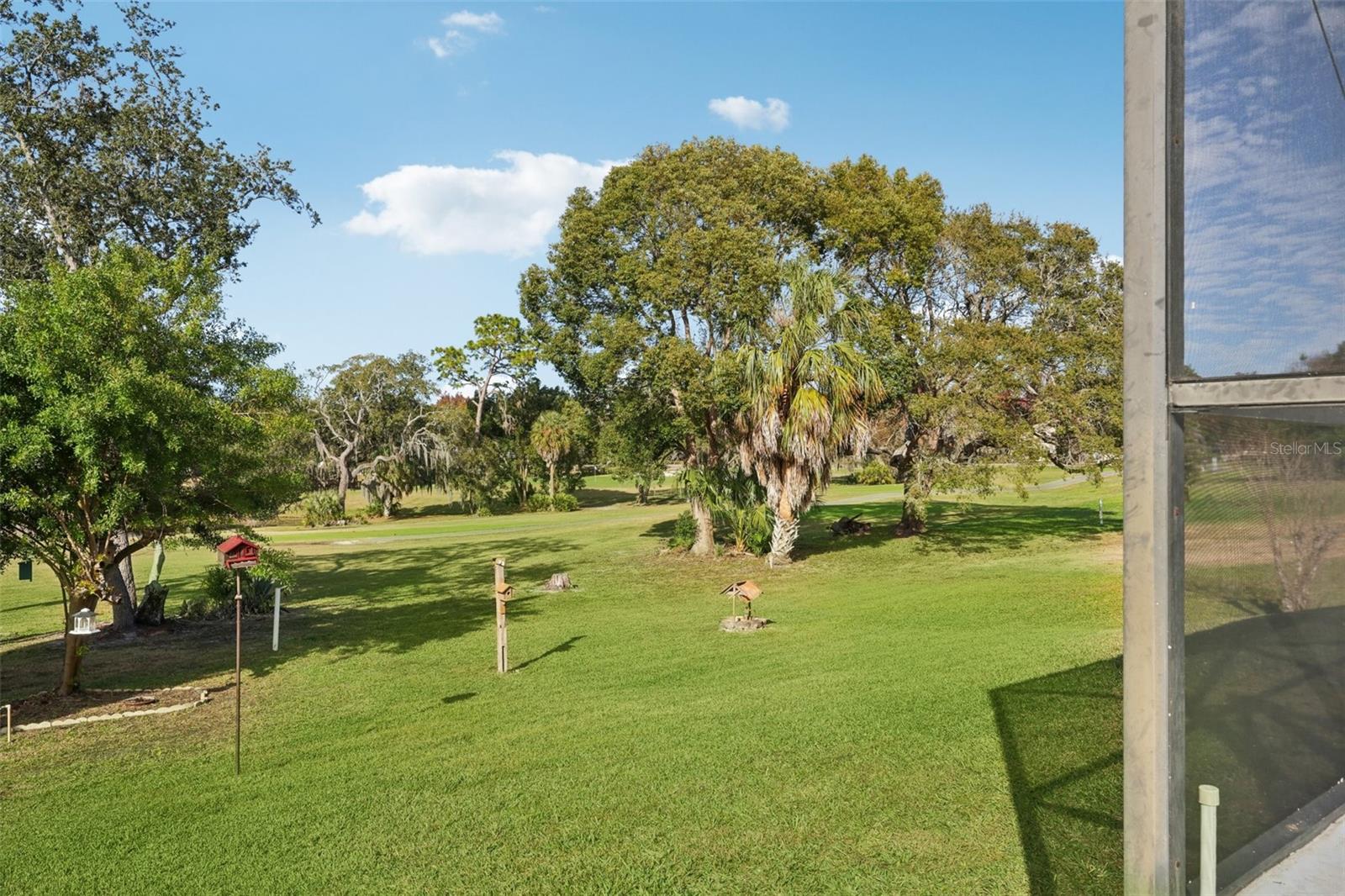 Listing photo id 14 for 8301 Valley Stream Lane