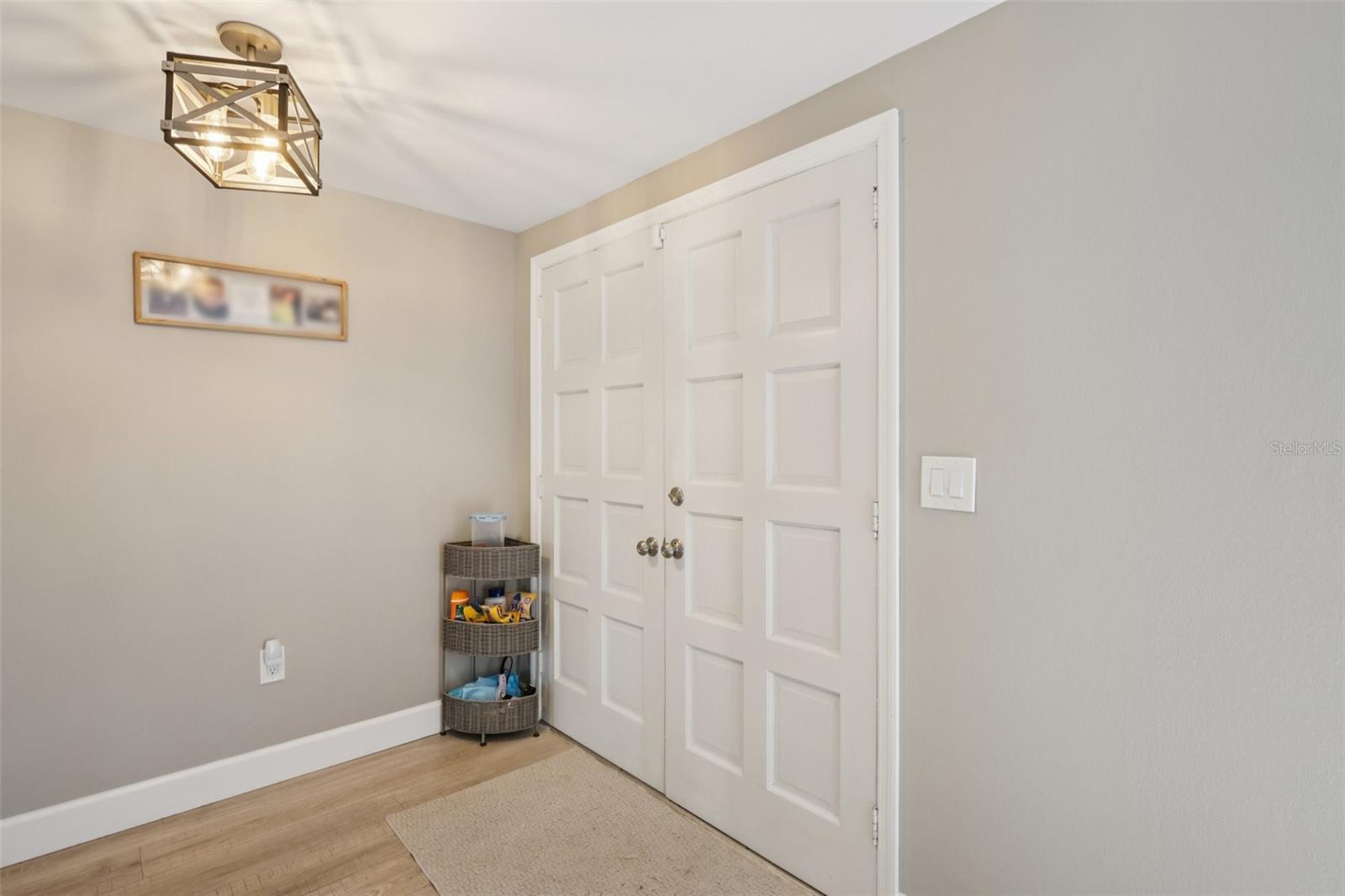 Listing photo id 20 for 8301 Valley Stream Lane