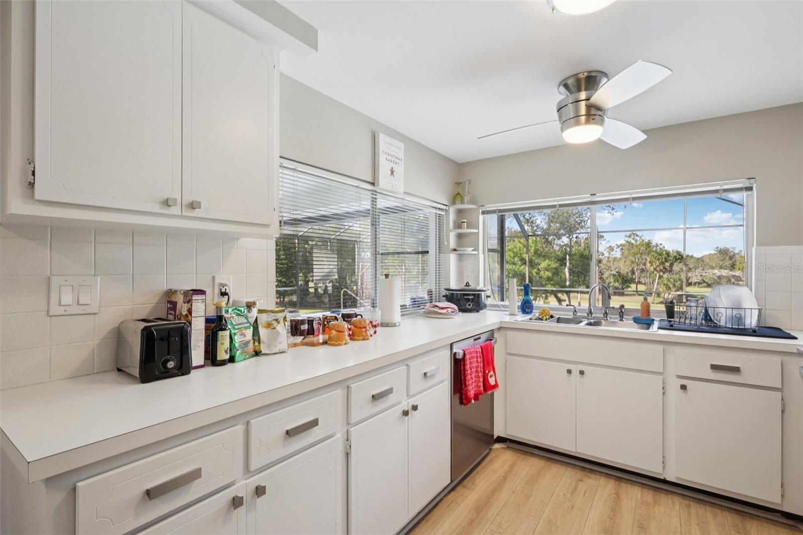 Listing photo id 26 for 8301 Valley Stream Lane