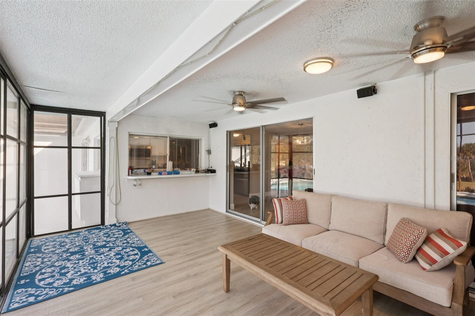 Listing photo id 33 for 8301 Valley Stream Lane