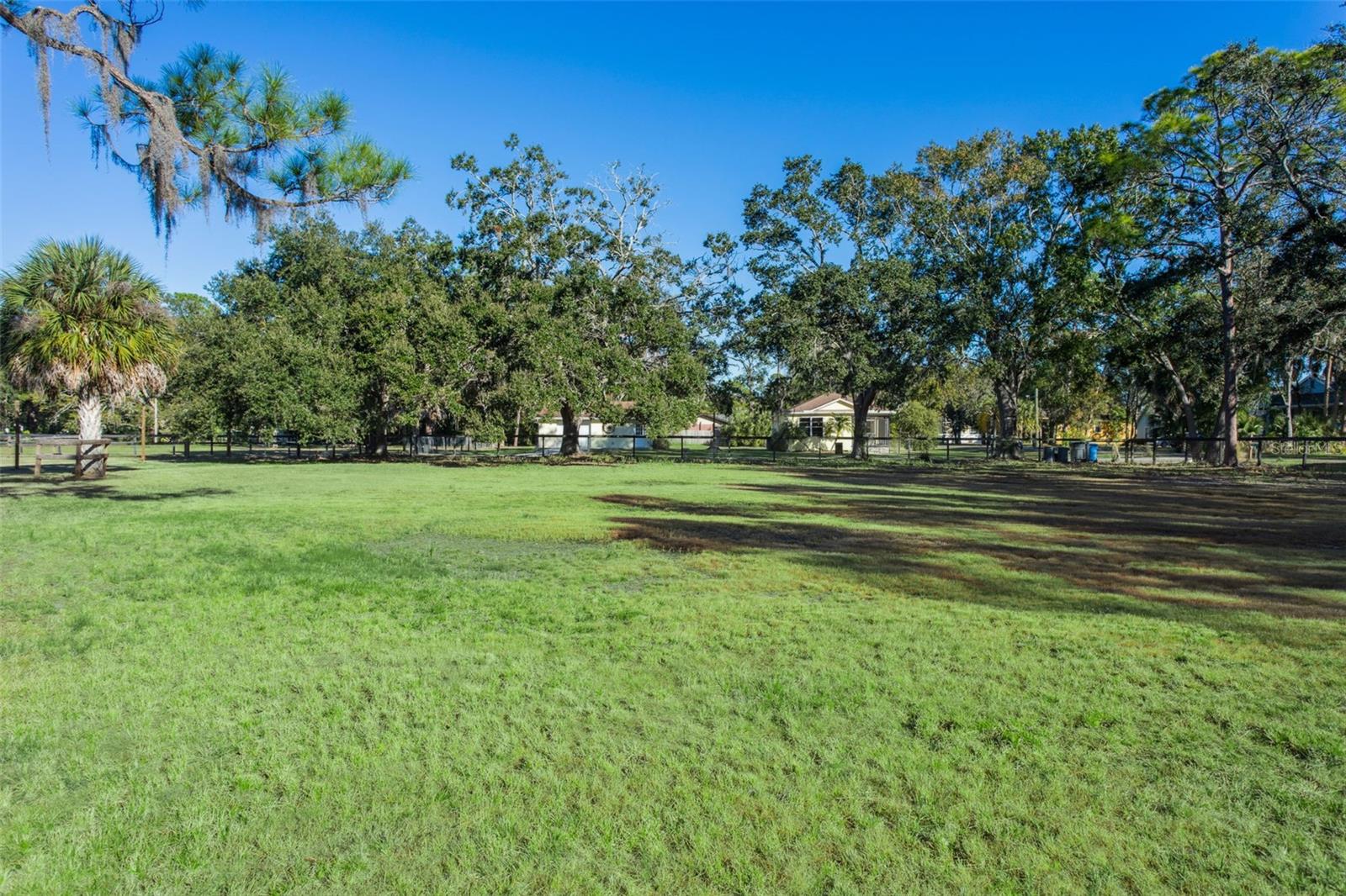 Image 19 of 33 For 8132 Honeybee Lane