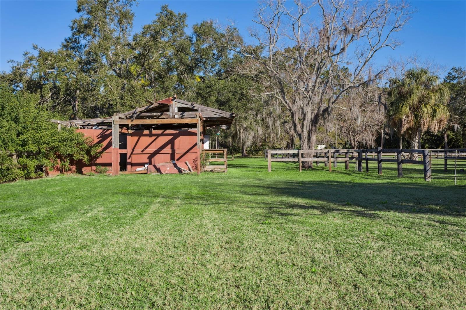 Image 22 of 33 For 8132 Honeybee Lane