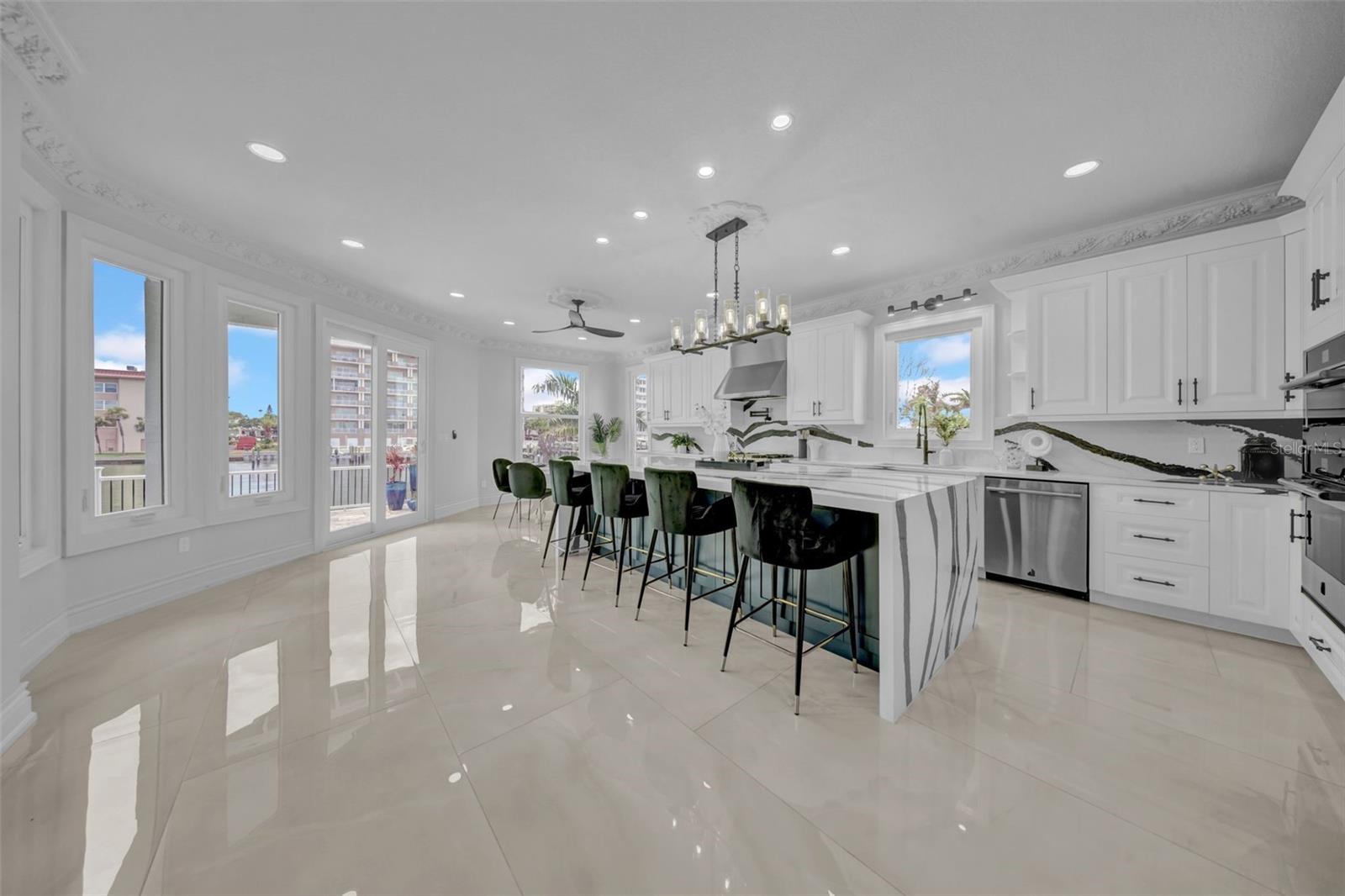 Image 20 of 75 For 124 Leeward Island