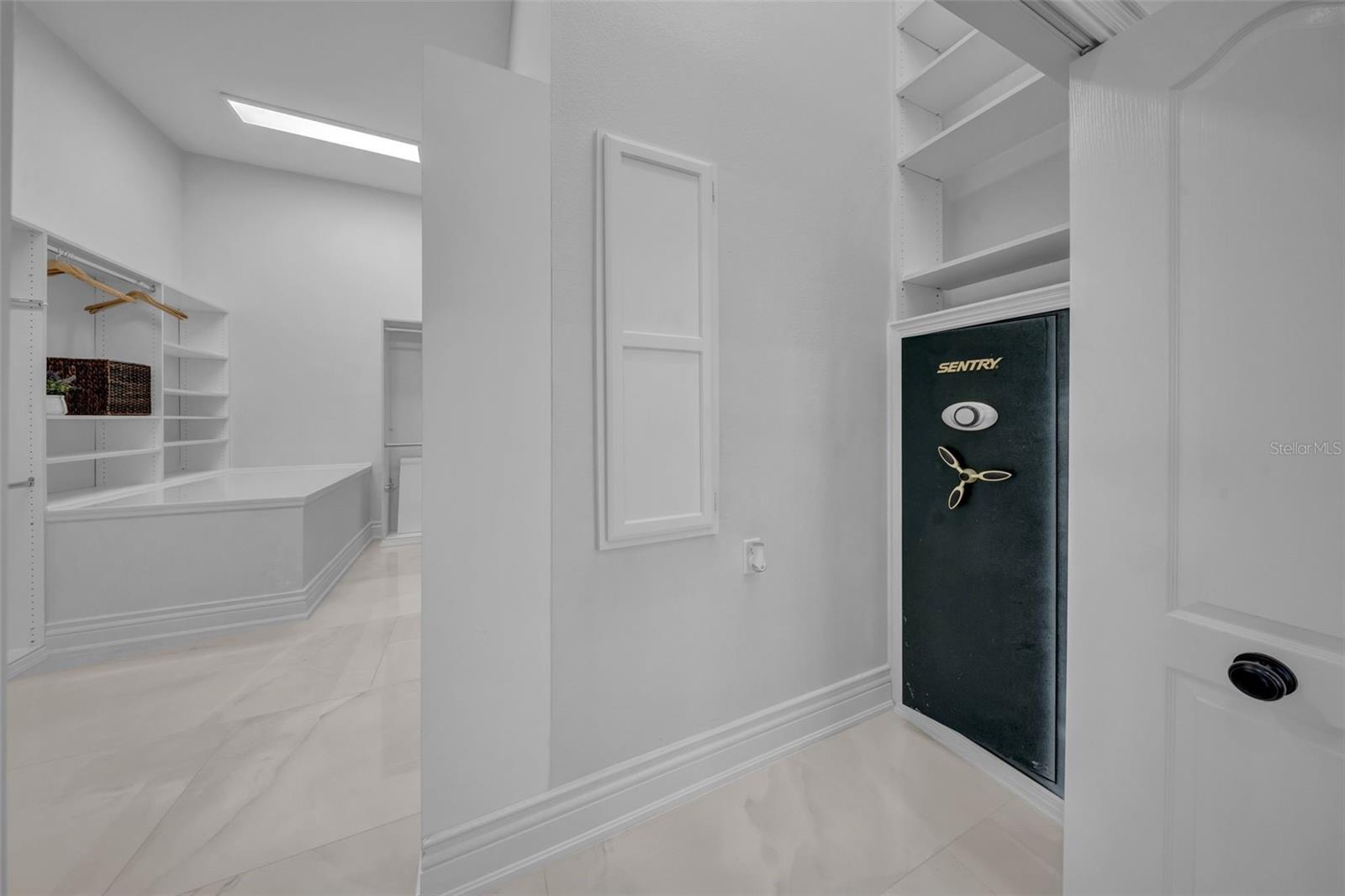 Image 48 of 75 For 124 Leeward Island