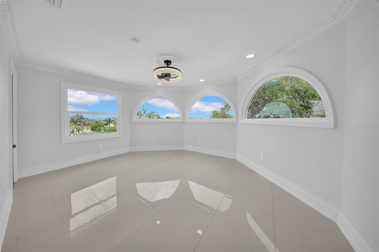 Image 59 of 75 For 124 Leeward Island