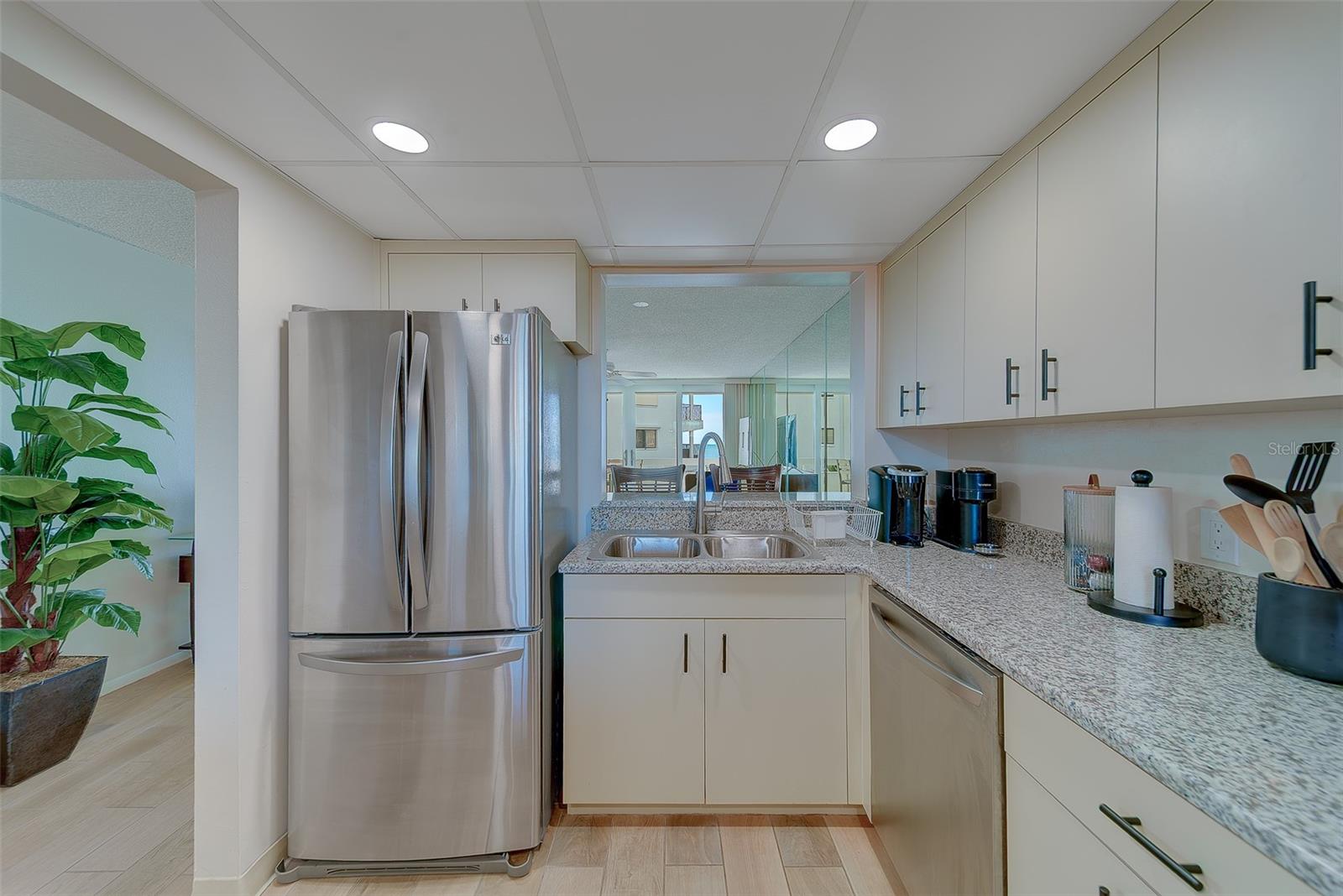 Image 15 of 50 For 17900 Gulf Boulevard 1b