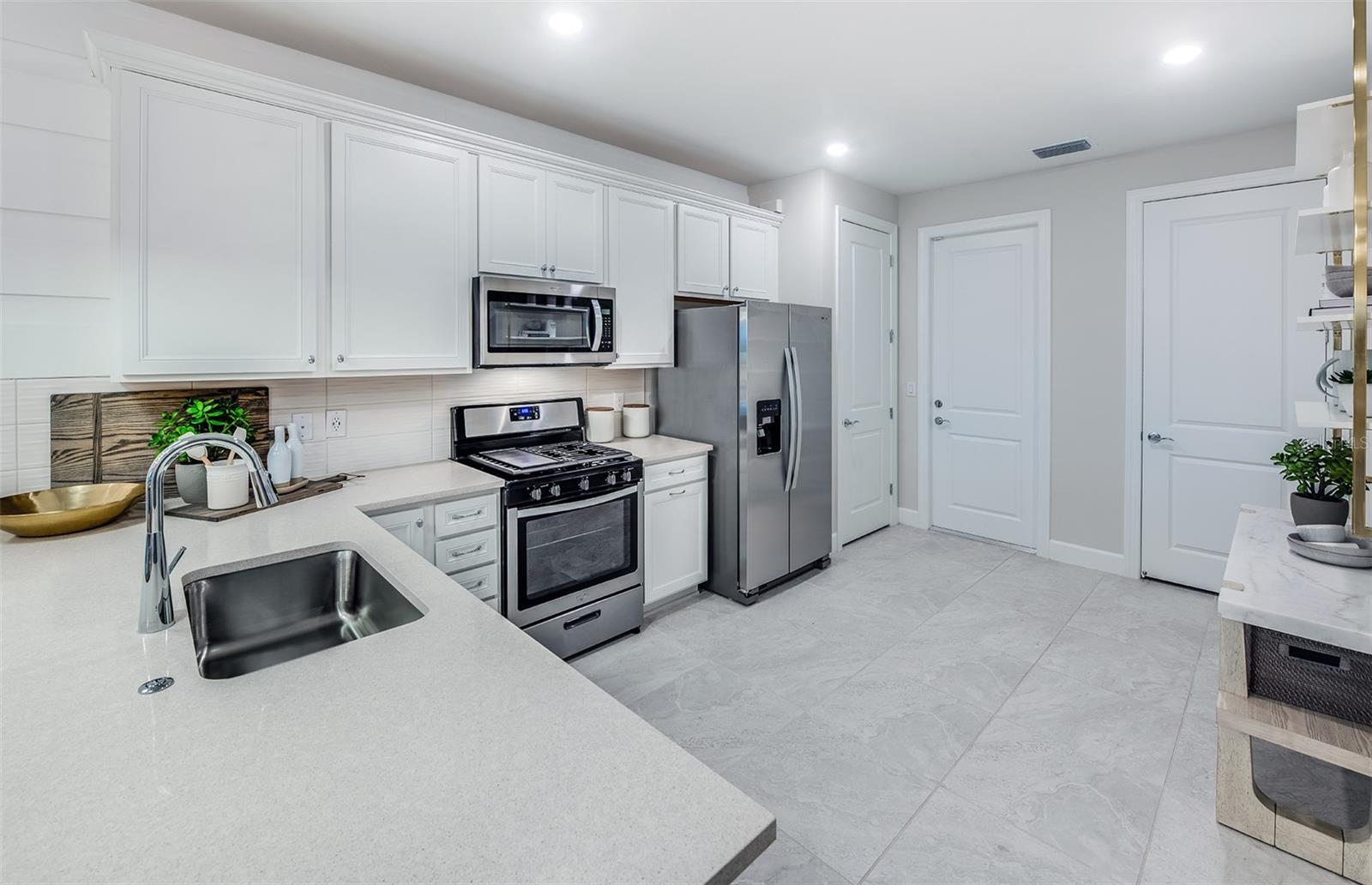 Image 29 of 46 For 29068 Coral Harbour Drive