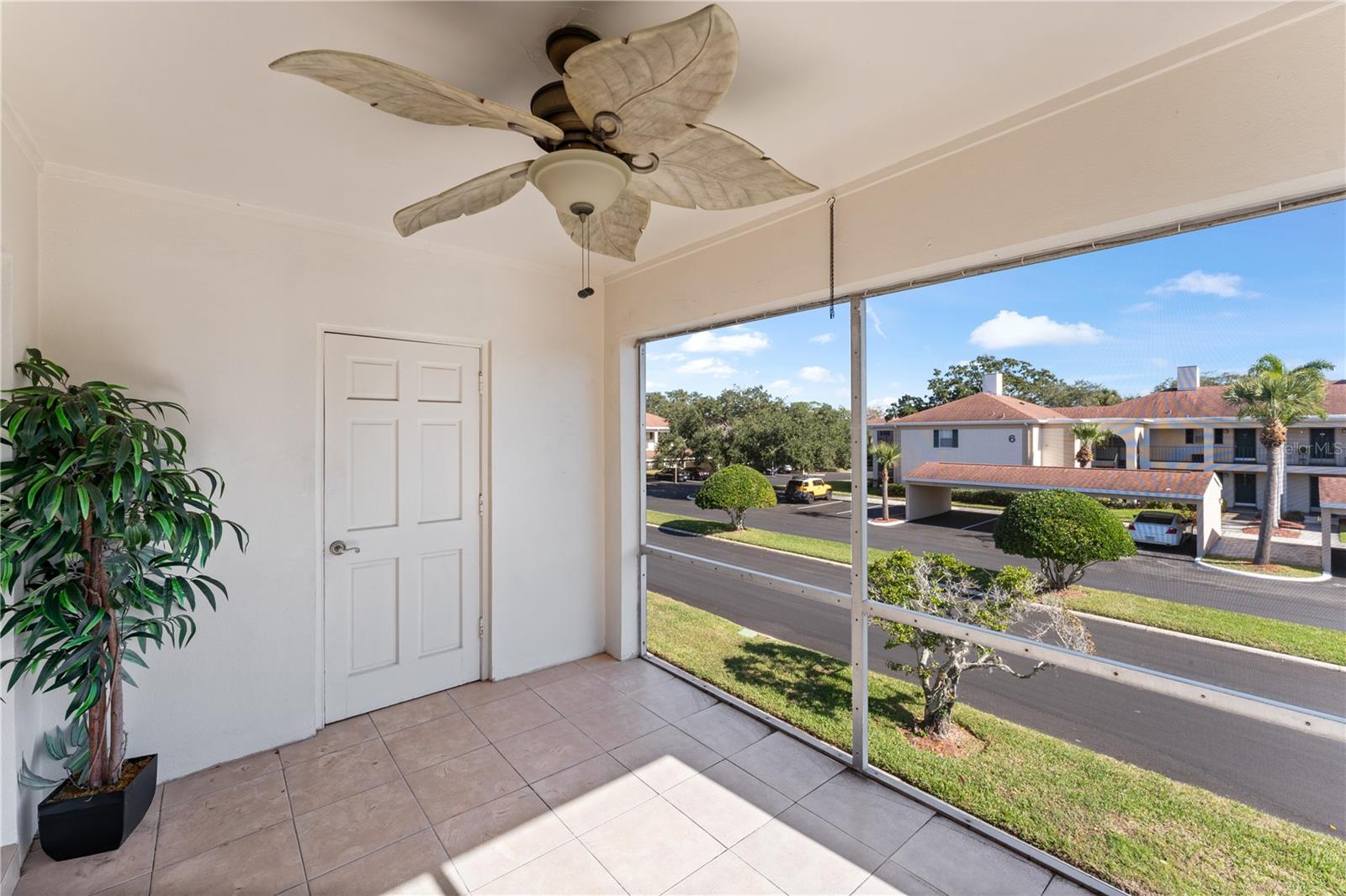 Image 10 of 23 For 10316 Carrollwood Court 57