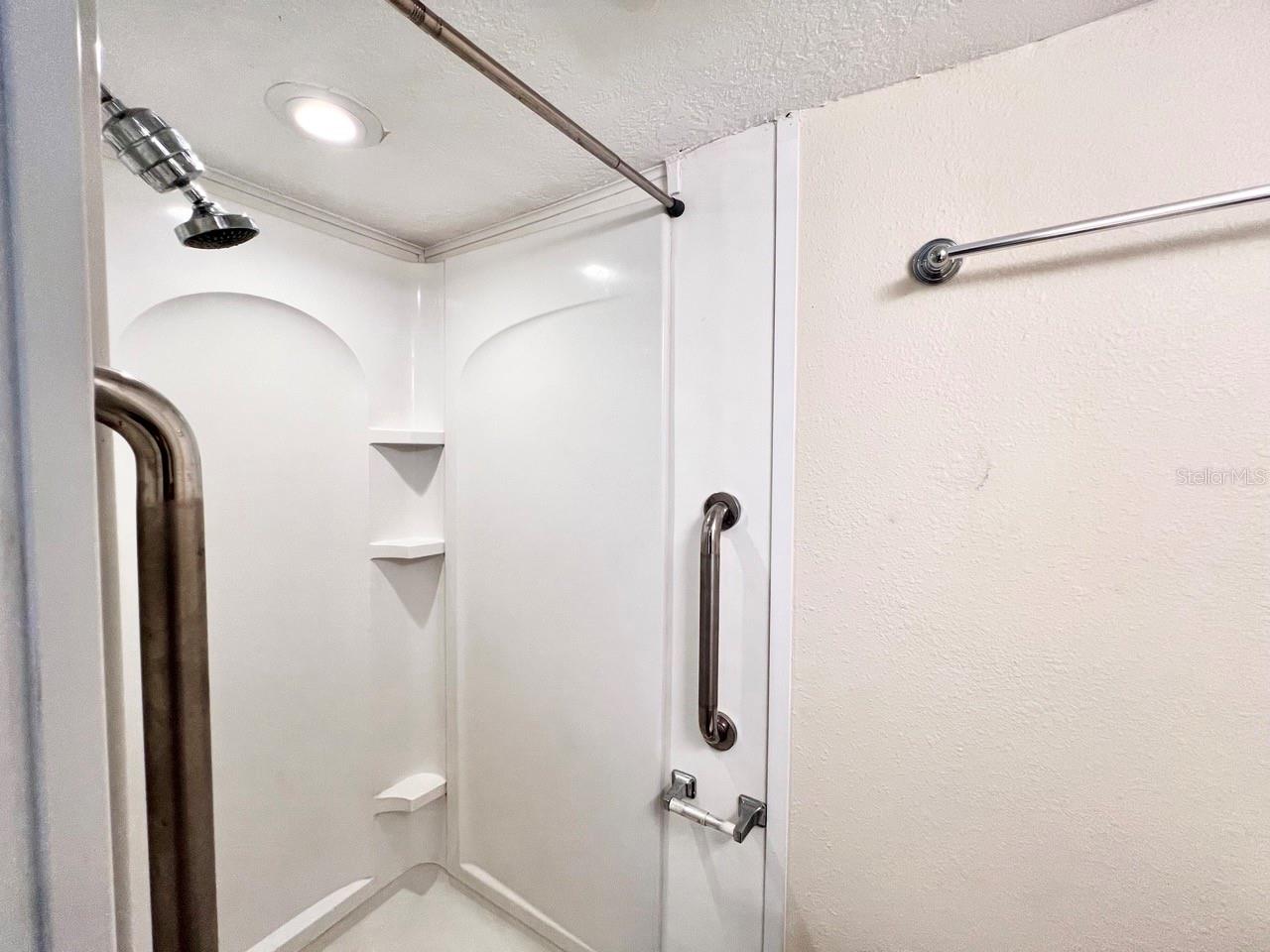 Image 6 of 26 For 3140 57th Avenue N