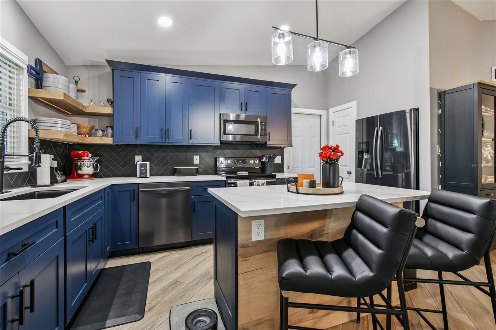 Listing photo id 11 for 1729 Lake Crest Avenue