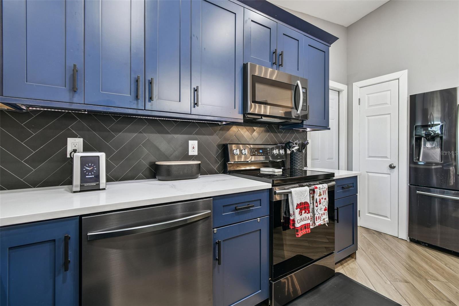 Listing photo id 13 for 1729 Lake Crest Avenue