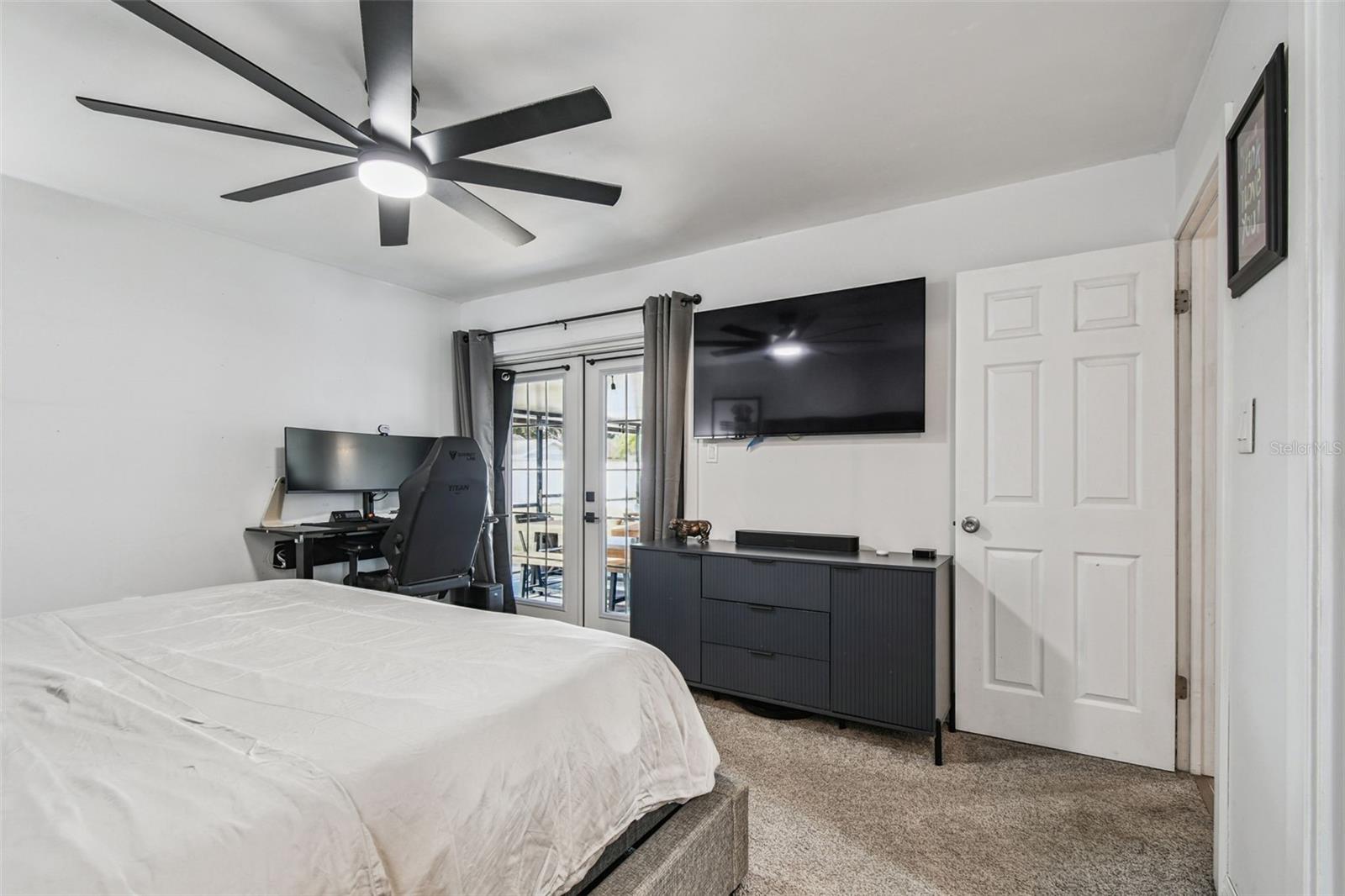 Listing photo id 21 for 1729 Lake Crest Avenue