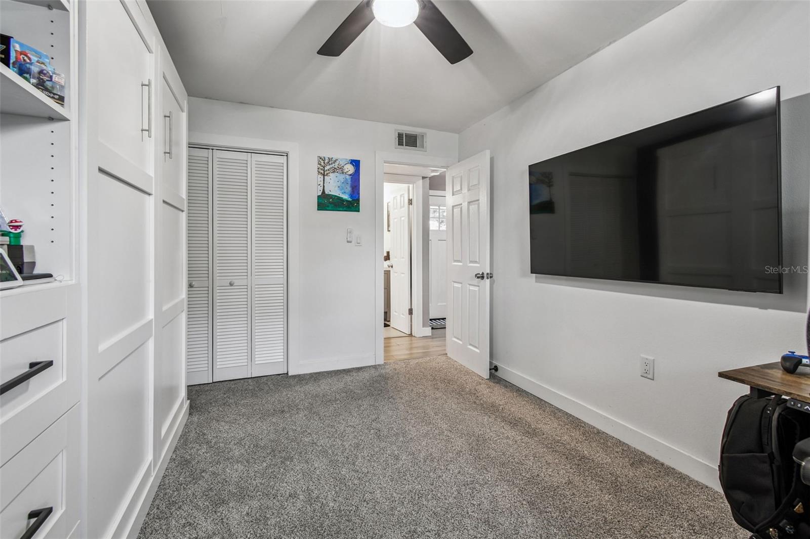 Listing photo id 27 for 1729 Lake Crest Avenue