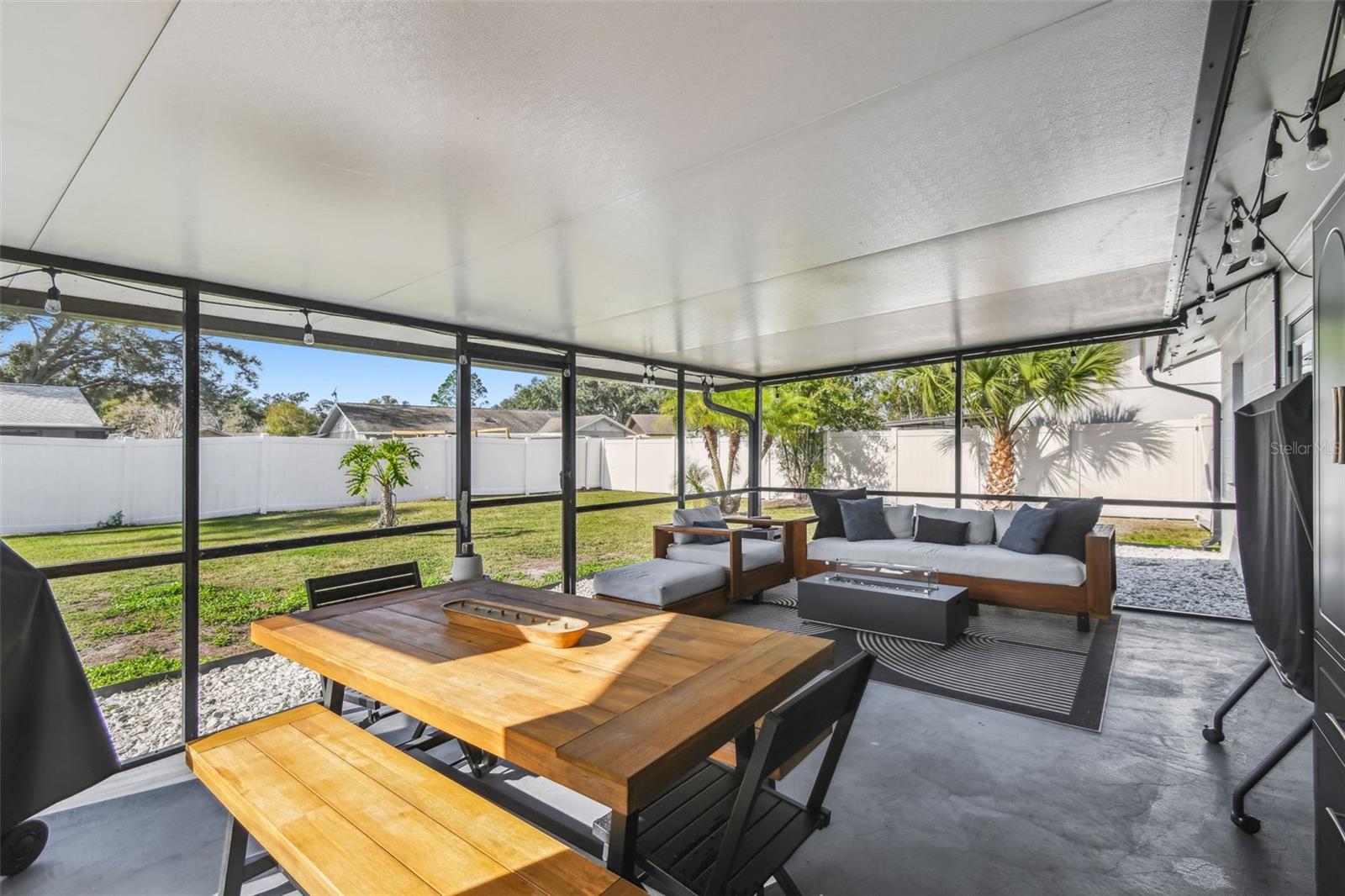 Listing photo id 35 for 1729 Lake Crest Avenue