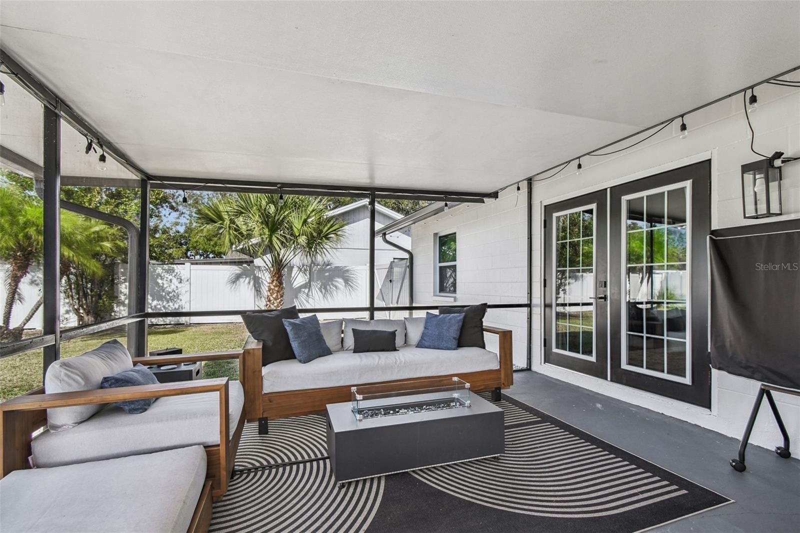 Listing photo id 36 for 1729 Lake Crest Avenue