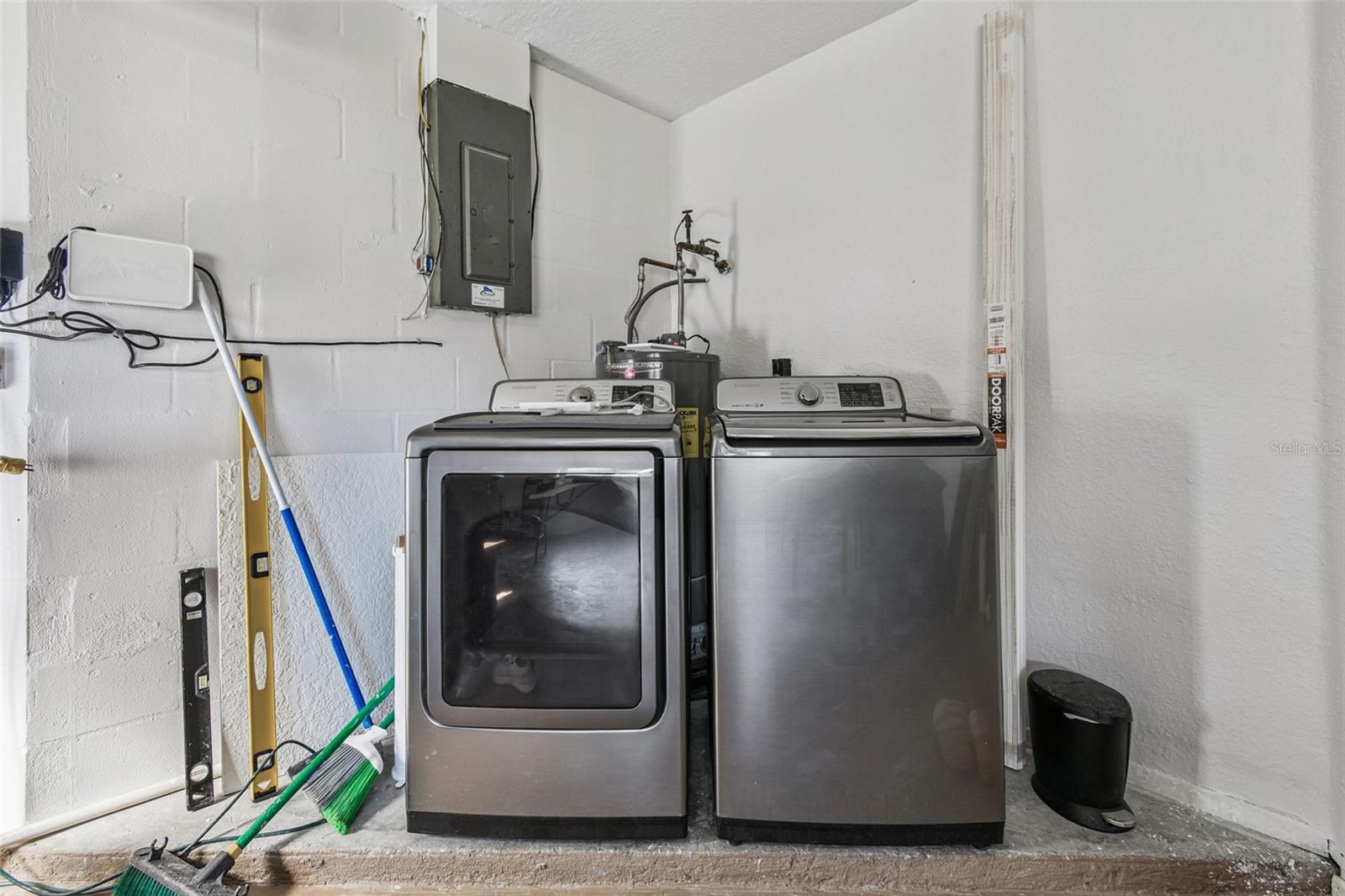 Listing photo id 38 for 1729 Lake Crest Avenue