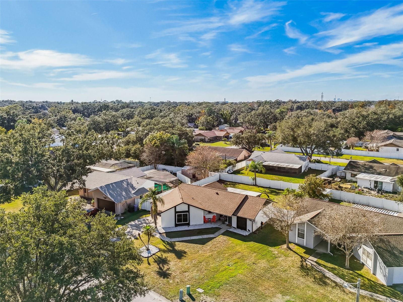 Listing photo id 48 for 1729 Lake Crest Avenue