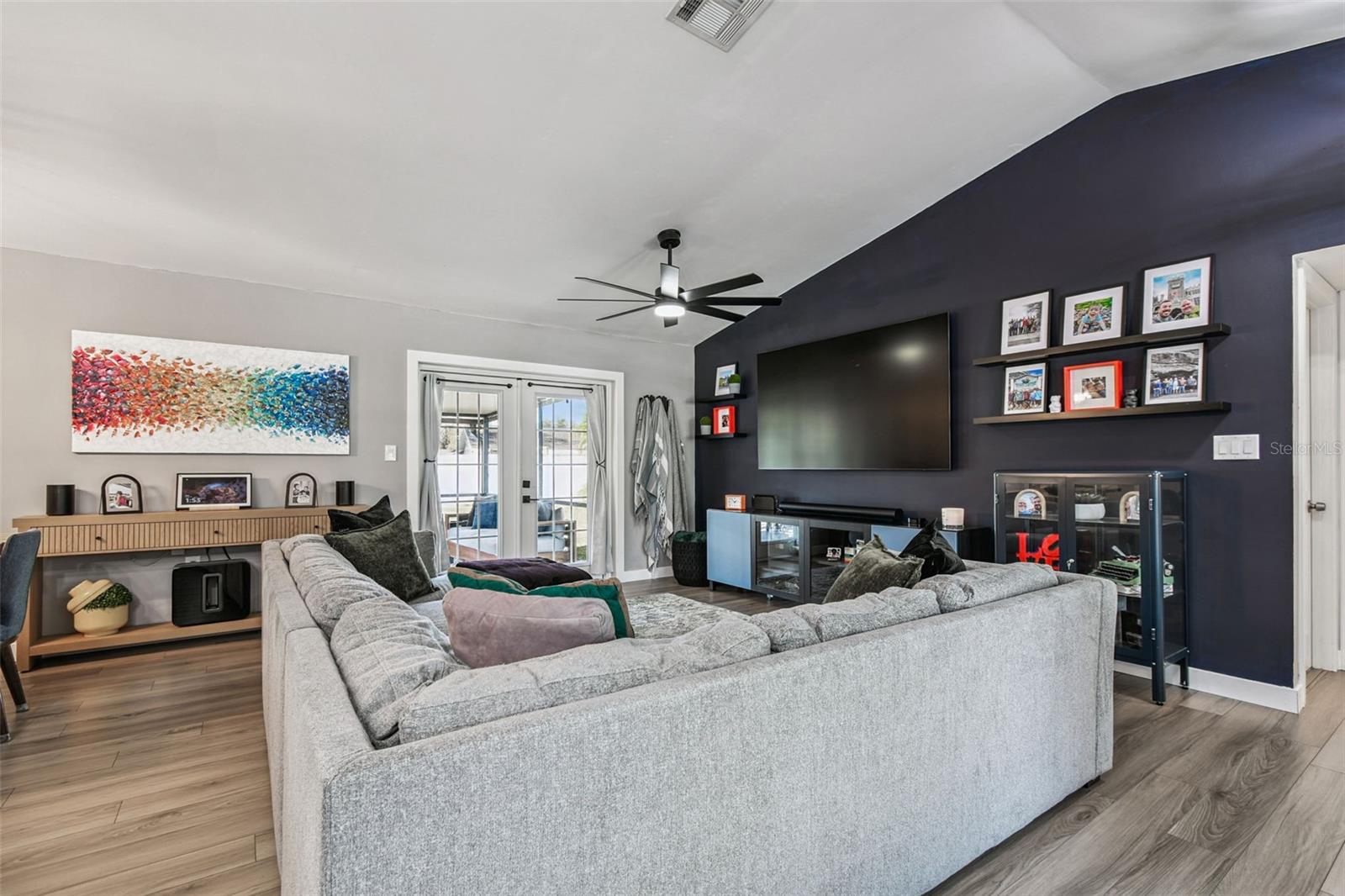 Listing photo id 5 for 1729 Lake Crest Avenue