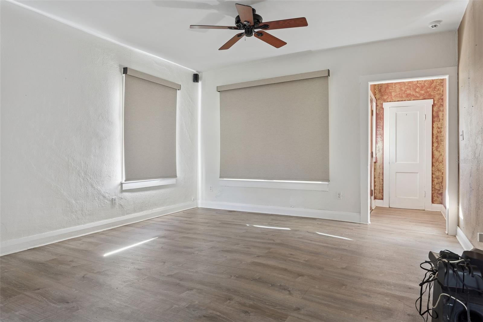 Image 6 of 33 For 8132 Honeybee Lane