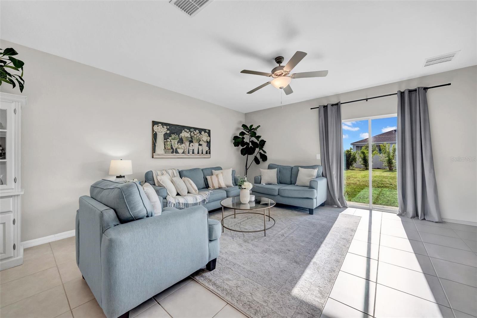 Listing photo id 14 for 31440 Barrel Wave Way