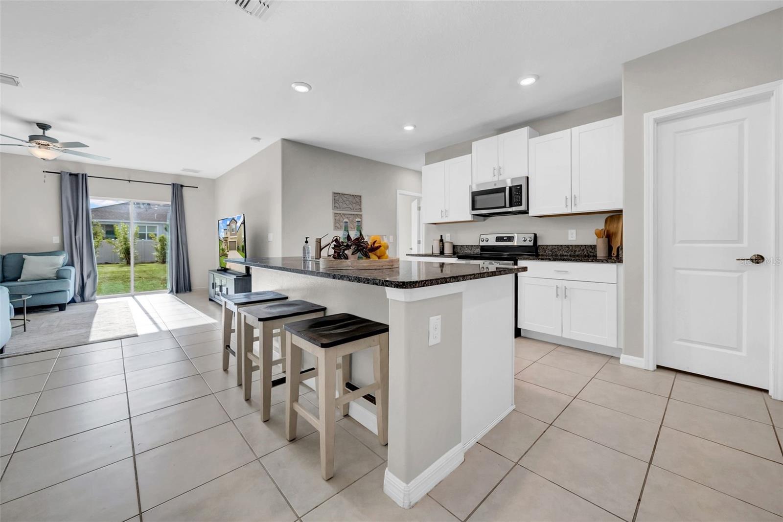 Listing photo id 3 for 31440 Barrel Wave Way