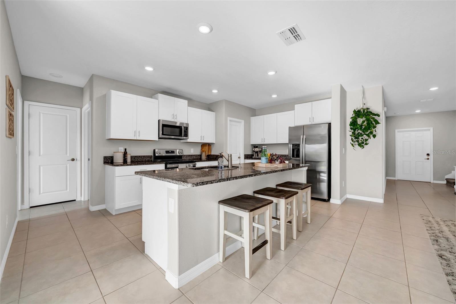 Listing photo id 4 for 31440 Barrel Wave Way