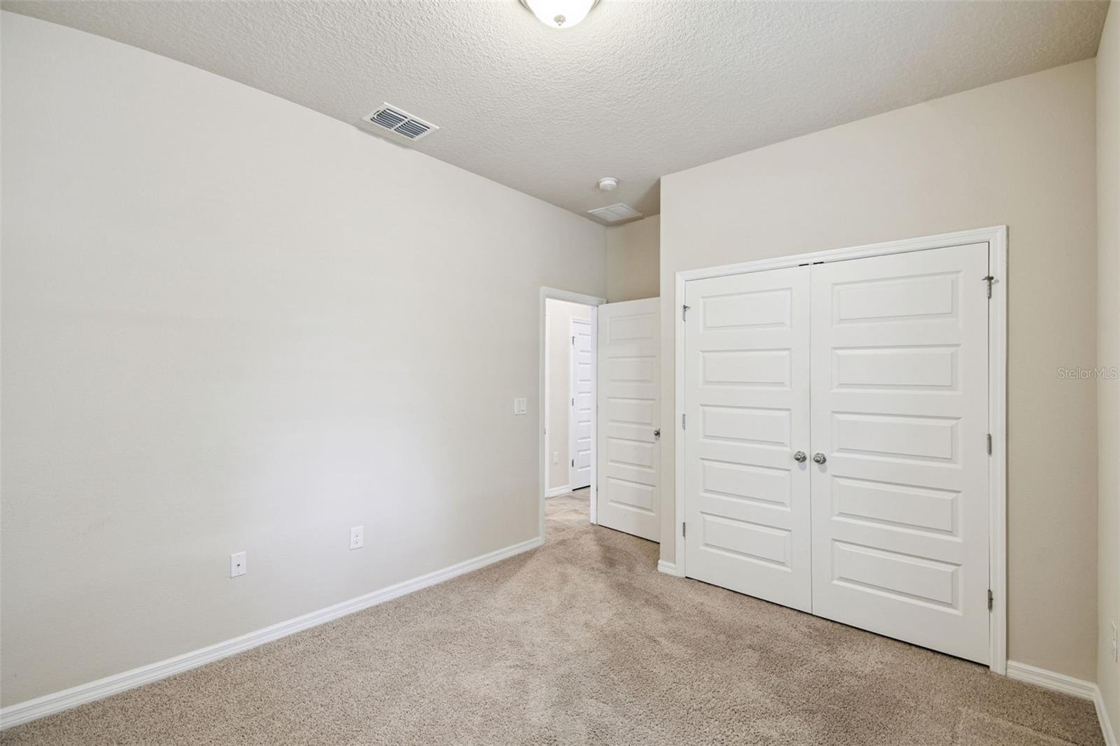 Image 19 of 28 For 8197 Lakeview Crossing Drive