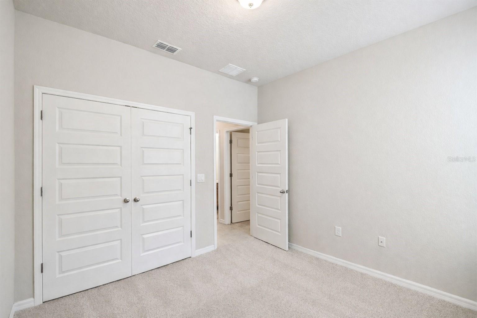 Image 20 of 28 For 8197 Lakeview Crossing Drive