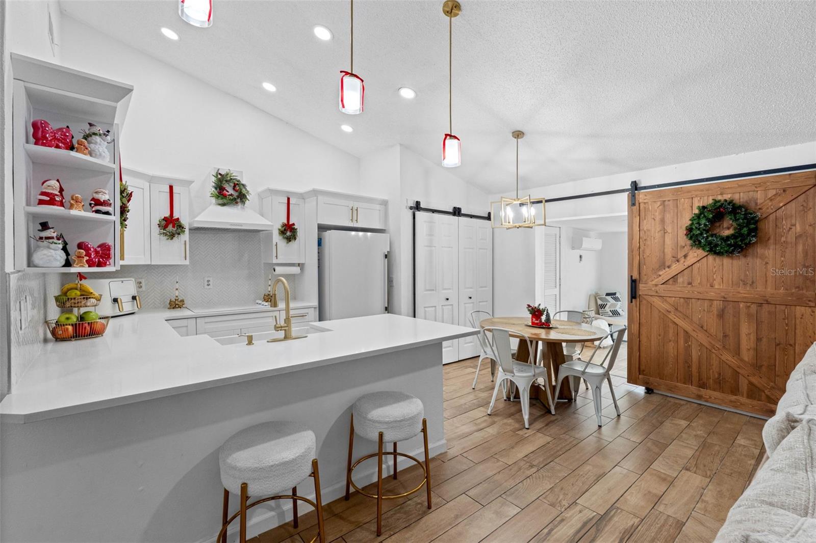 Image 21 of 39 For 7712 Citrus Field Court