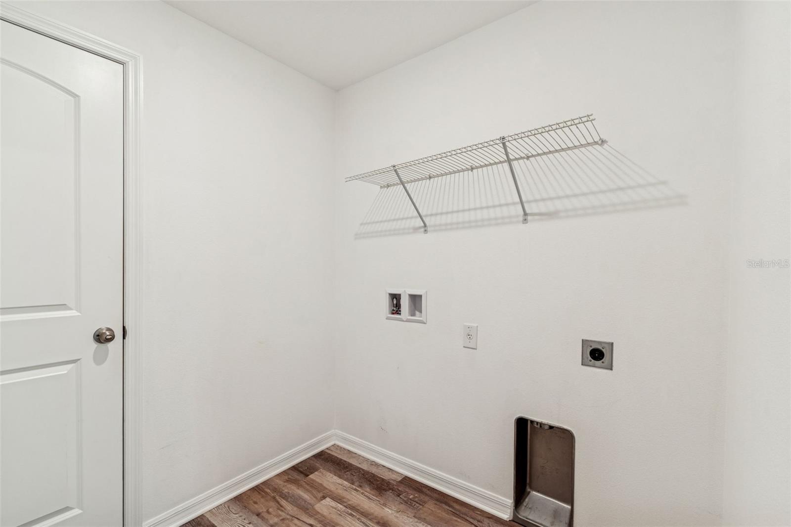 Image 16 of 91 For 2277 Caspian Drive