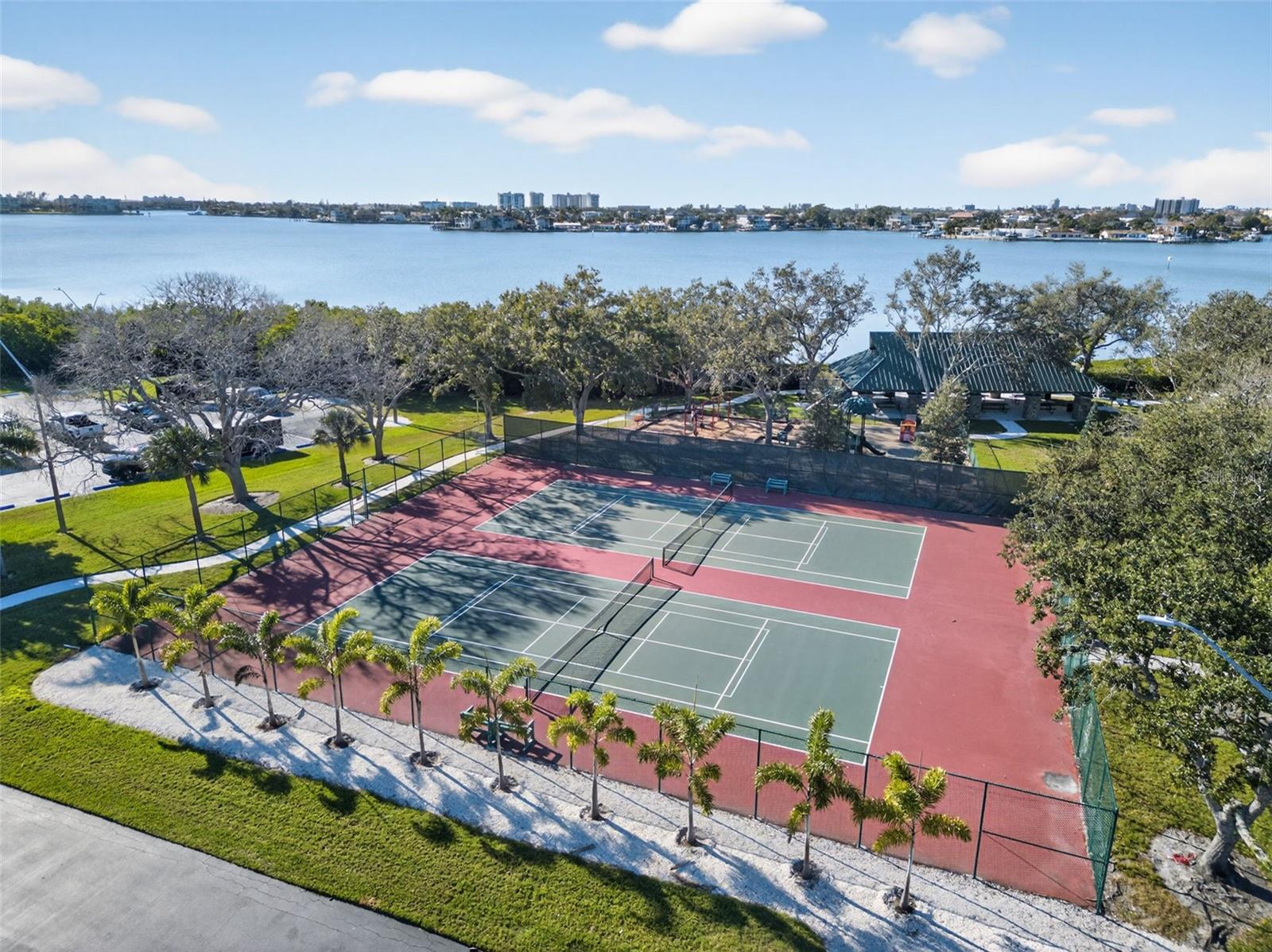 Image 31 of 38 For 7050 Sunset Drive S 601