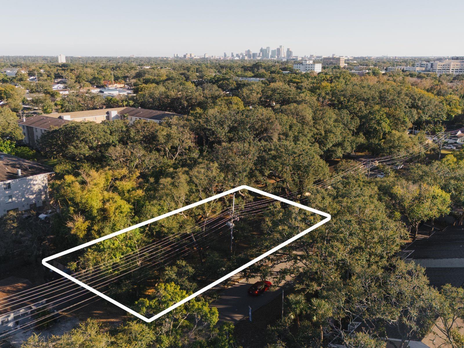 Listing photo id 0 for 4913 Macdill Avenue