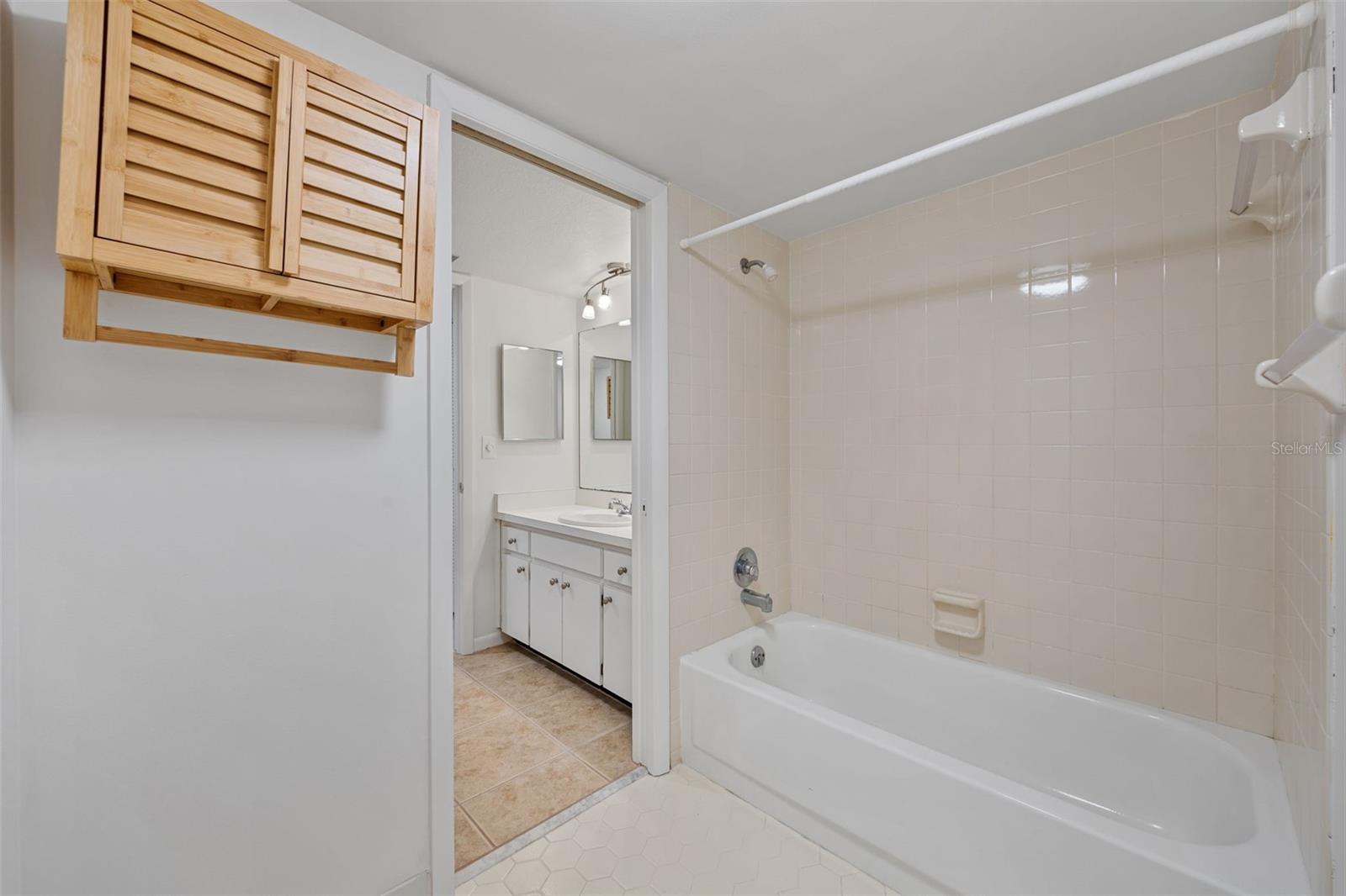 Image 16 of 50 For 700 Starkey Road 312