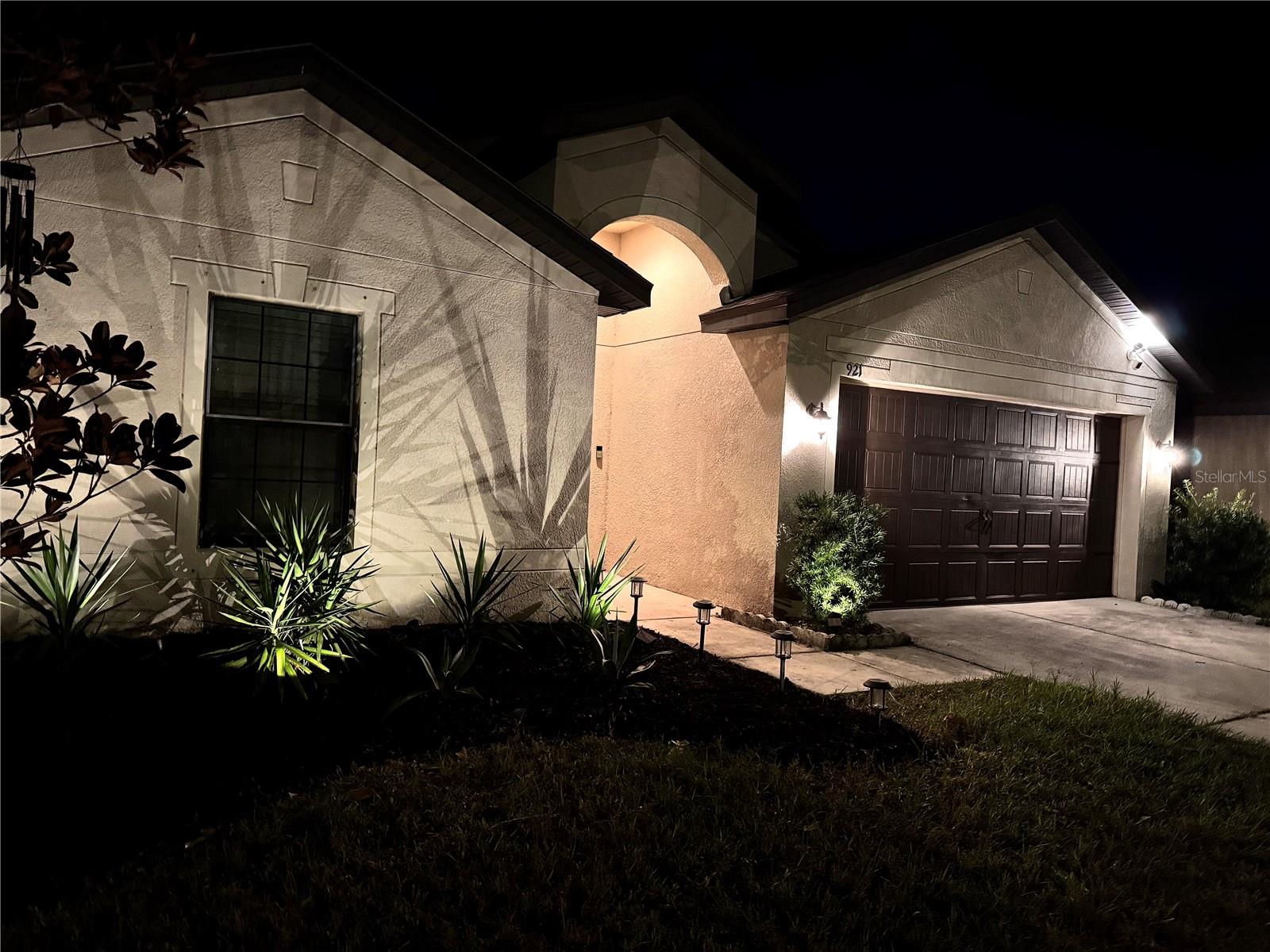 Image 2 of 30 For 921 Wynnmere Walk Avenue