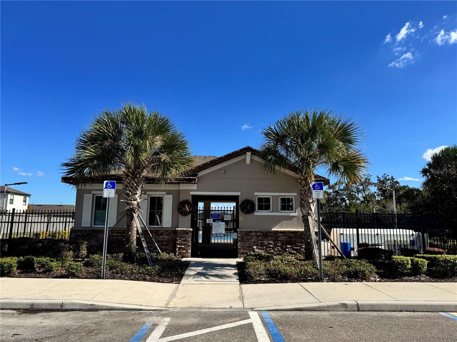 Image 26 of 30 For 921 Wynnmere Walk Avenue