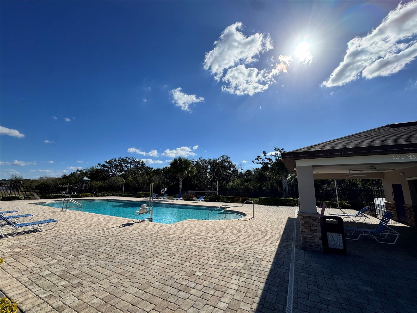 Image 27 of 30 For 921 Wynnmere Walk Avenue