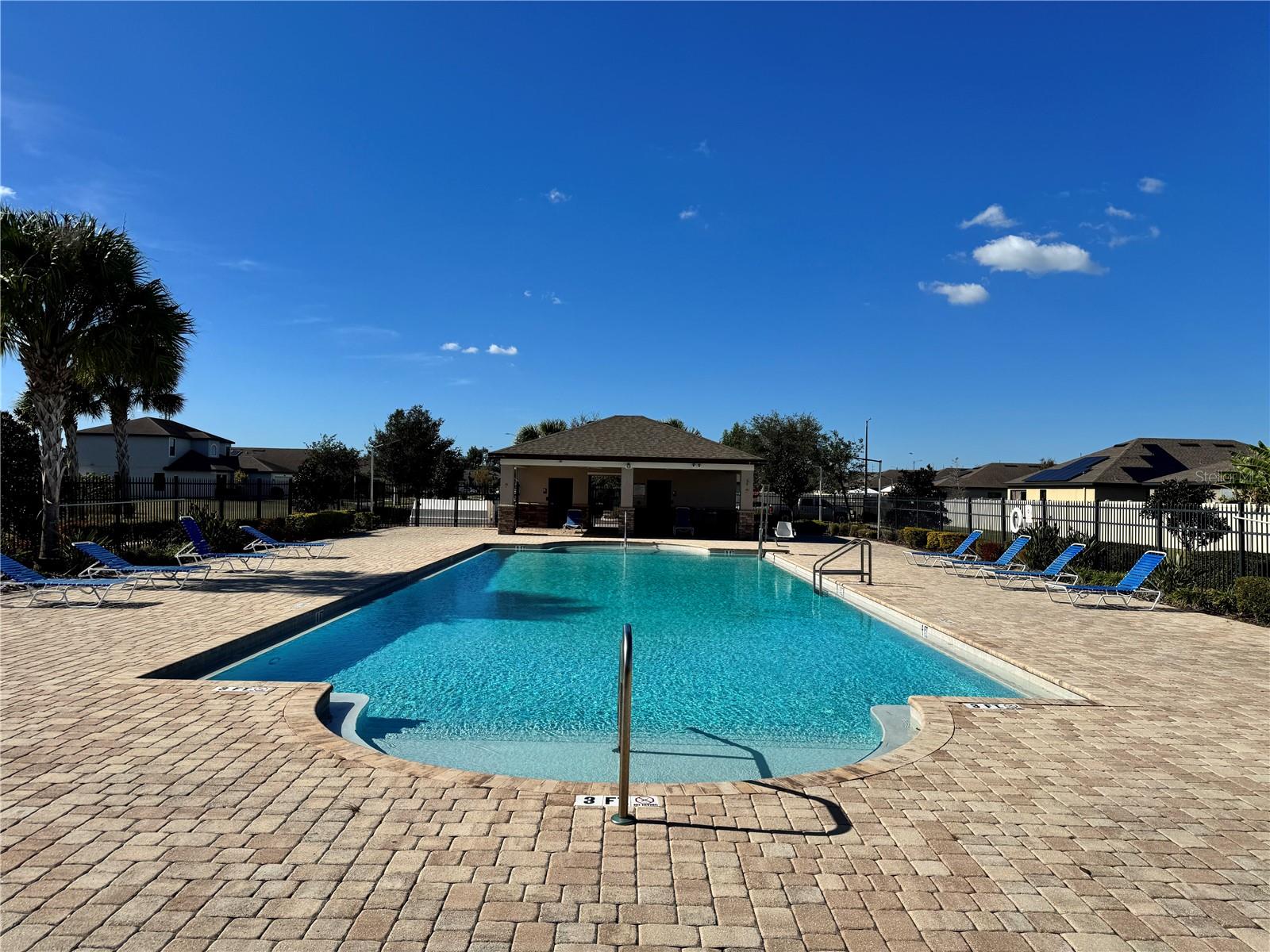 Image 28 of 30 For 921 Wynnmere Walk Avenue