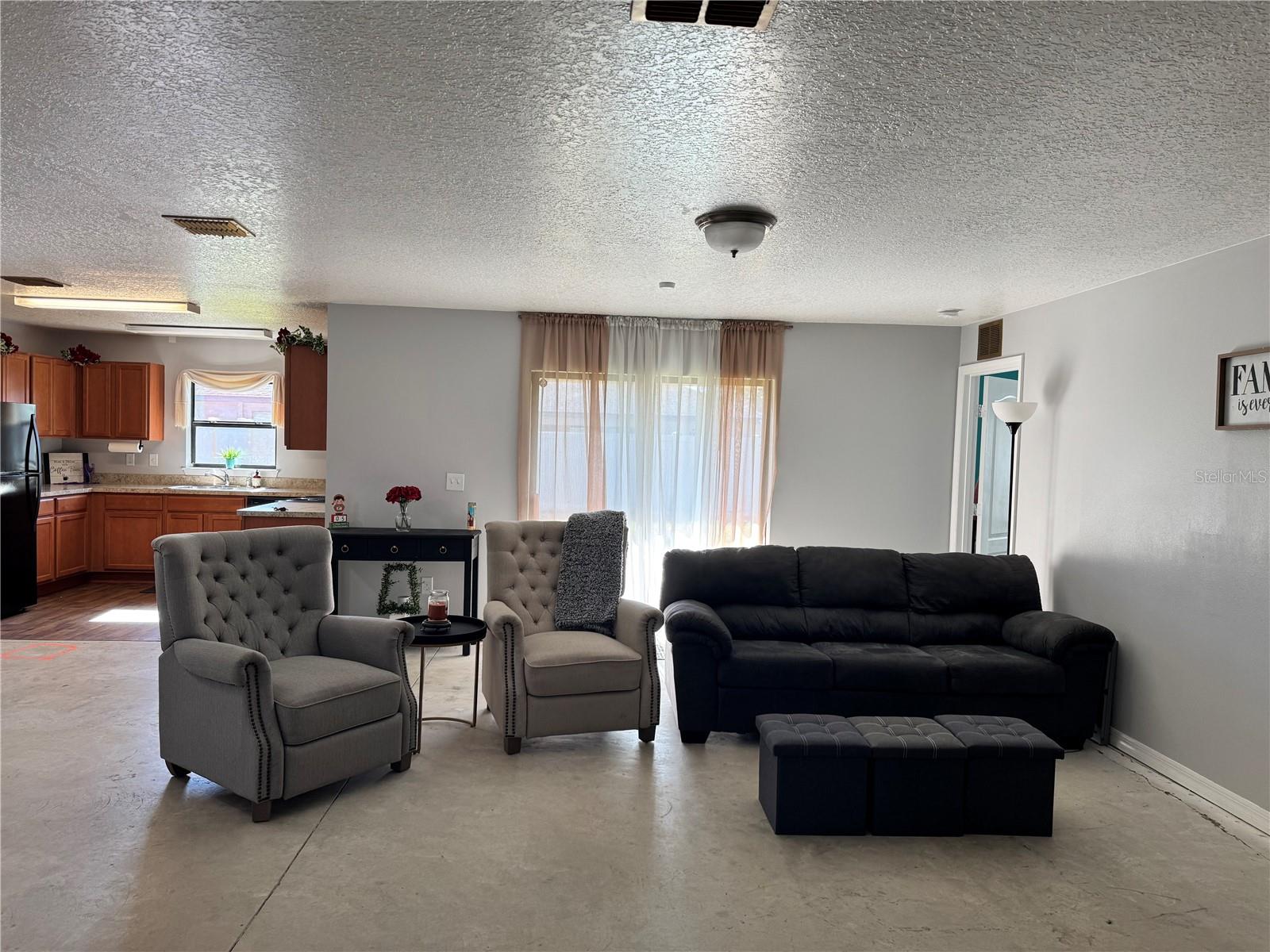 Image 4 of 30 For 921 Wynnmere Walk Avenue