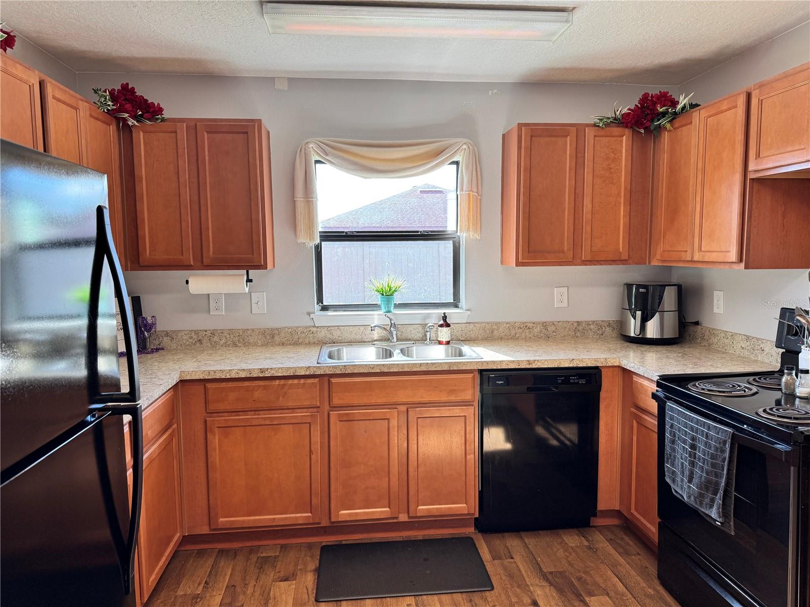 Image 7 of 30 For 921 Wynnmere Walk Avenue