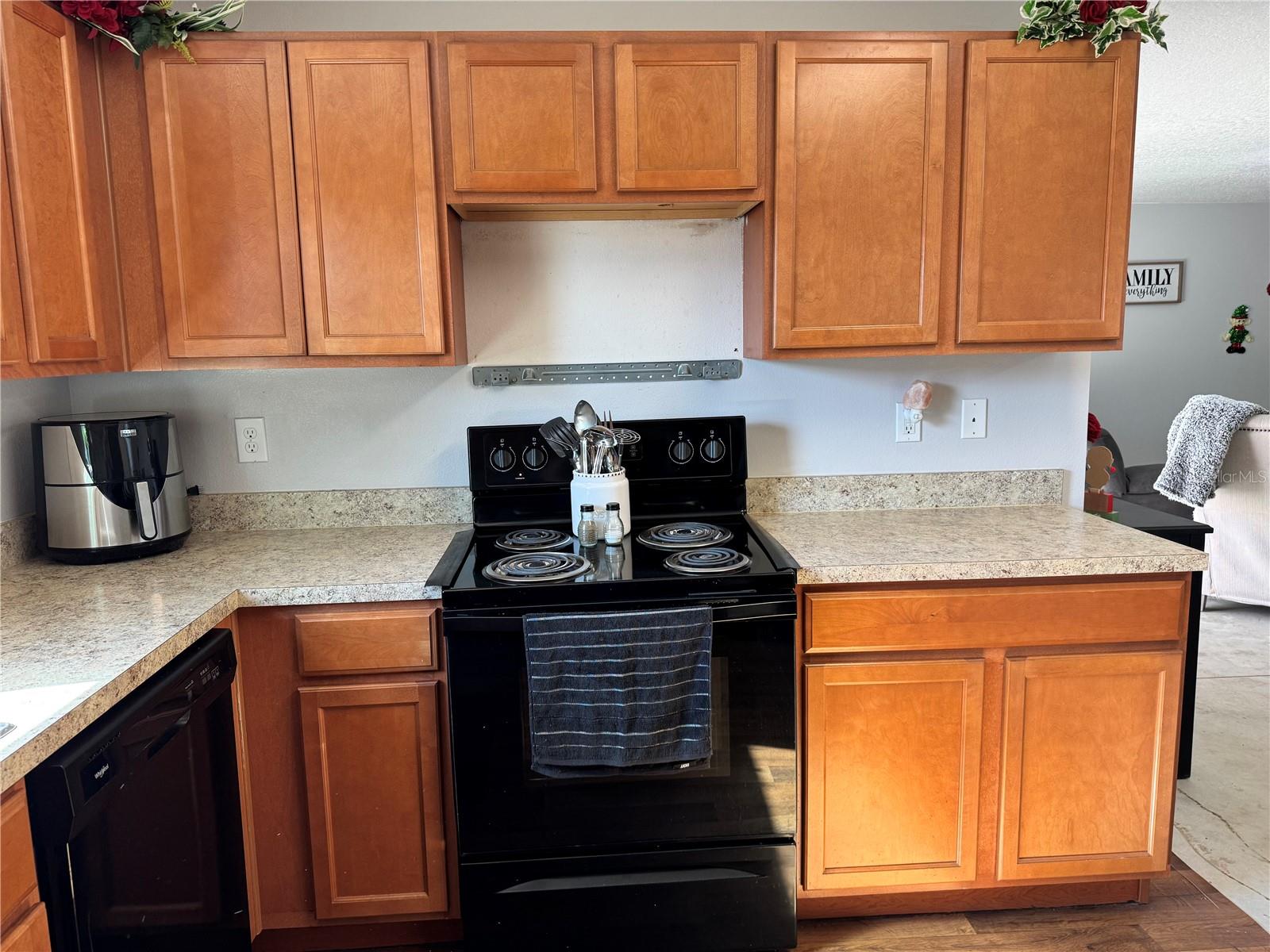 Image 9 of 30 For 921 Wynnmere Walk Avenue