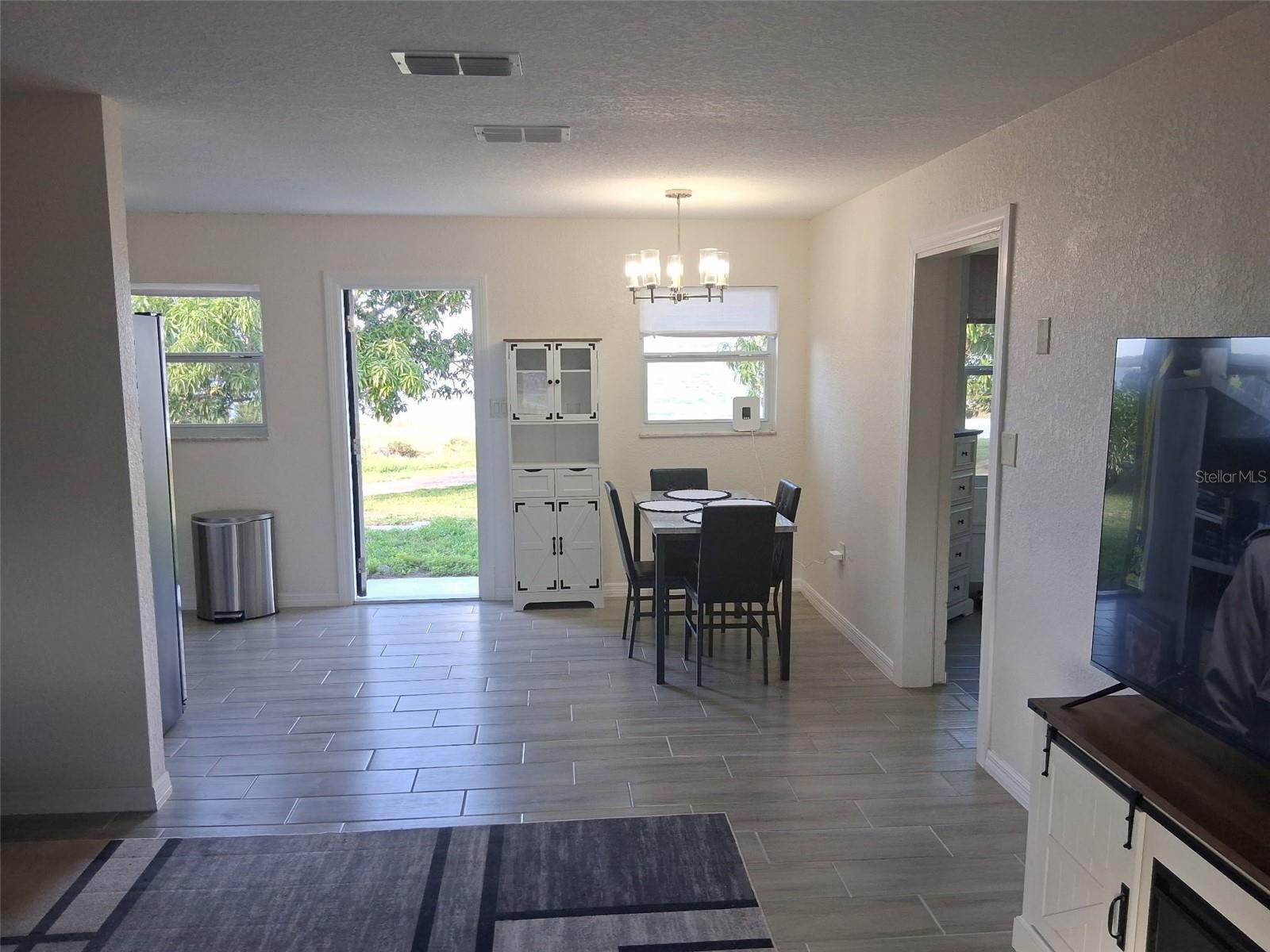 Image 4 of 20 For 76 Garrison Lane