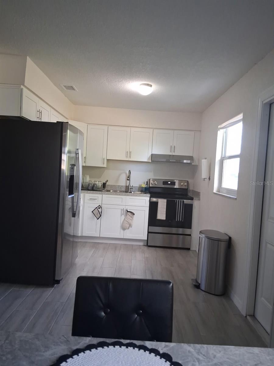 Image 6 of 20 For 76 Garrison Lane