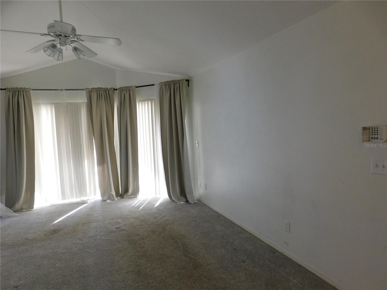 Image 18 of 33 For 3227 Alcott Avenue