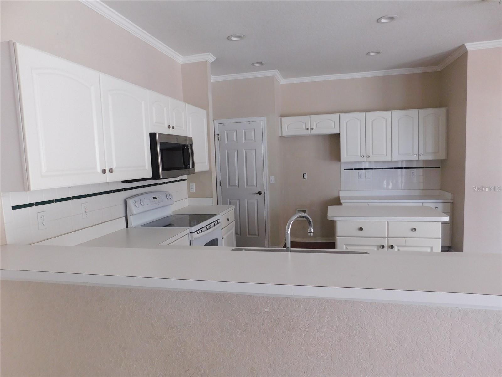 Image 4 of 33 For 3227 Alcott Avenue