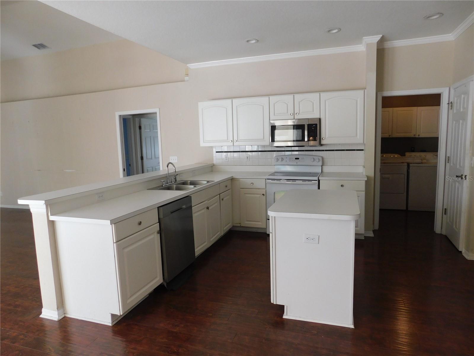 Image 5 of 33 For 3227 Alcott Avenue