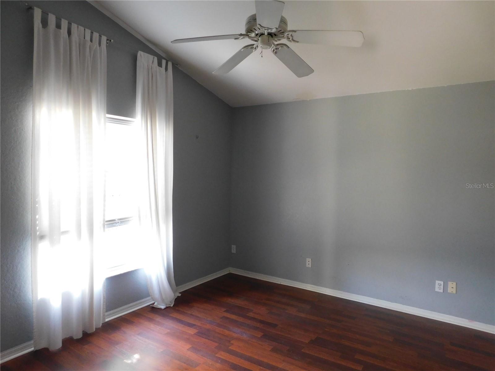 Image 6 of 33 For 3227 Alcott Avenue