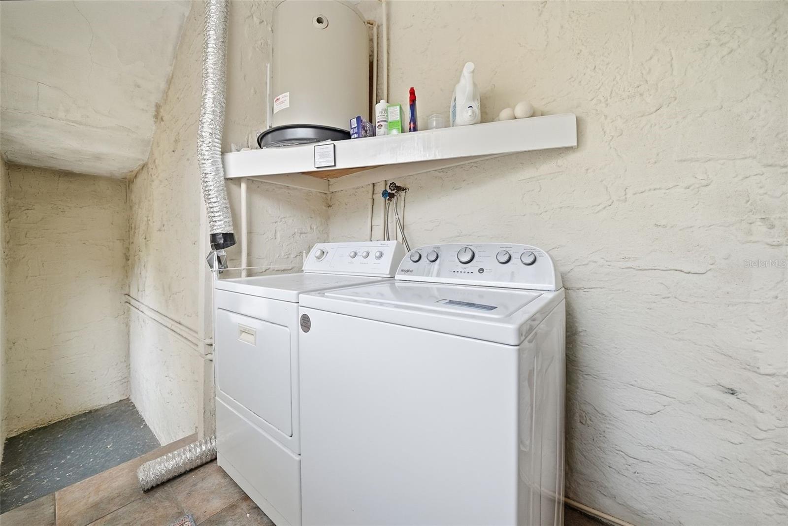 Image 12 of 57 For 8334 Diagonal Road N