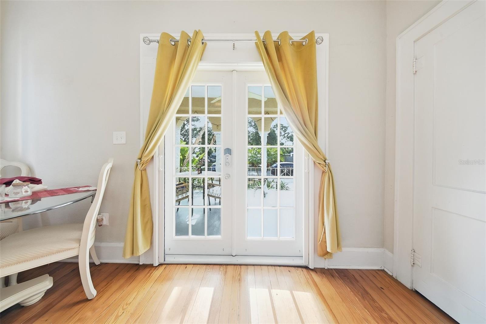 Image 13 of 57 For 8334 Diagonal Road N