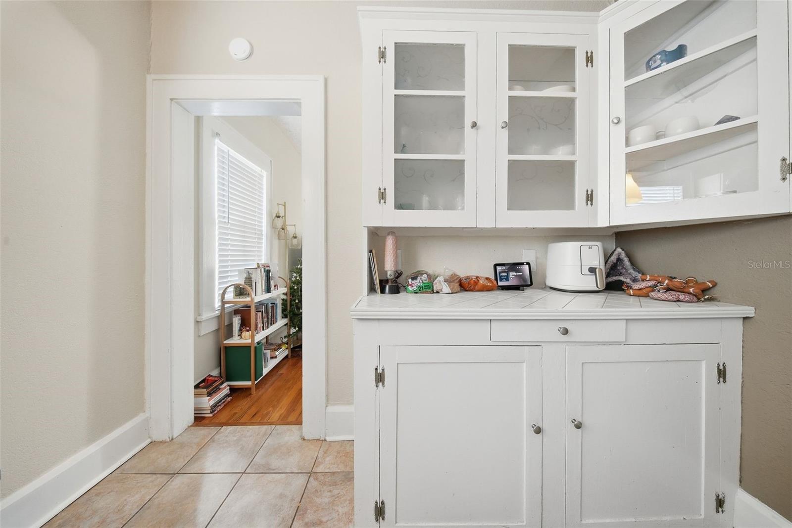 Image 17 of 57 For 8334 Diagonal Road N